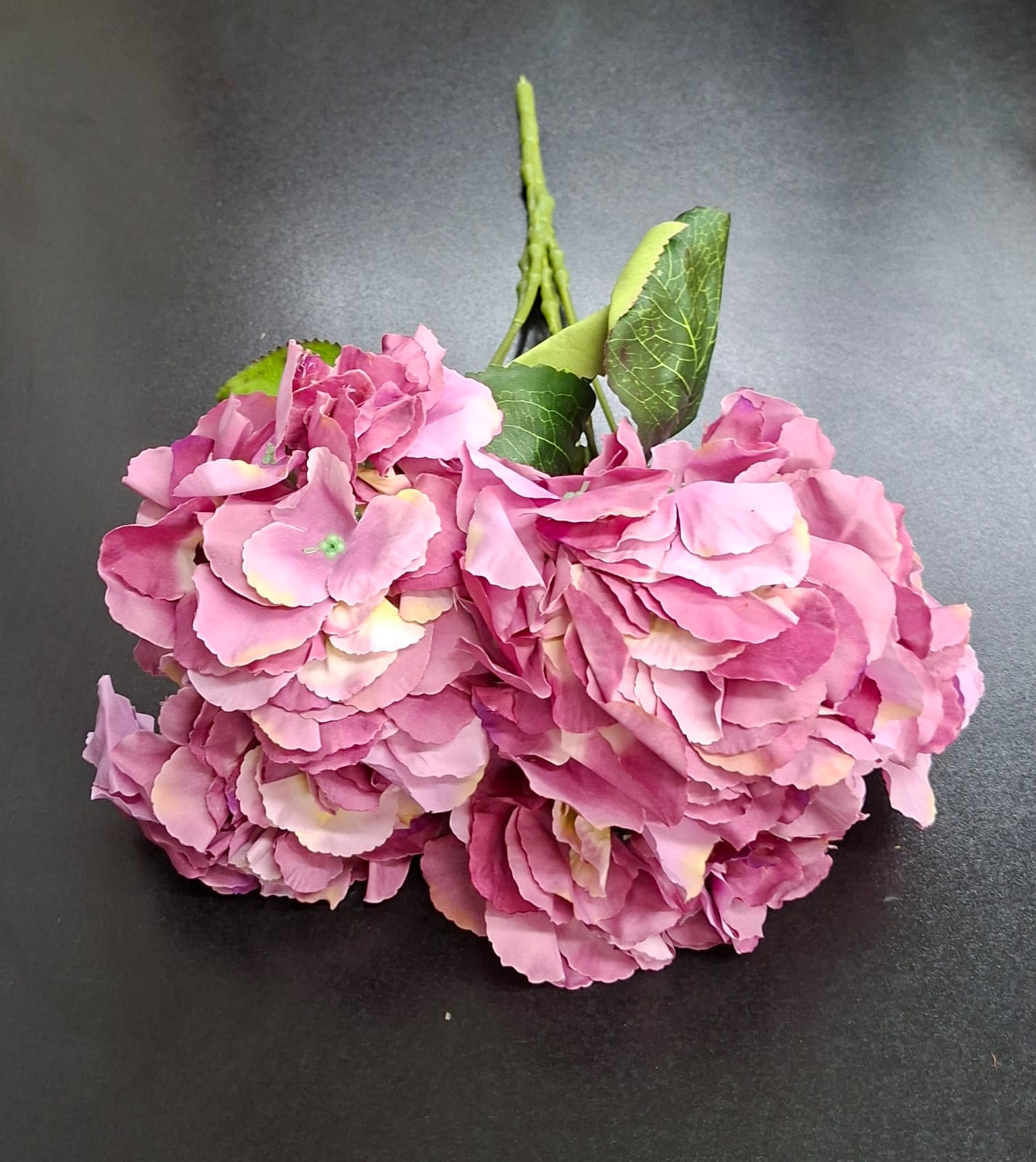 Buchet cu Hortensii mov prafuit– Flori Artificiale Elegante din Material Textil
